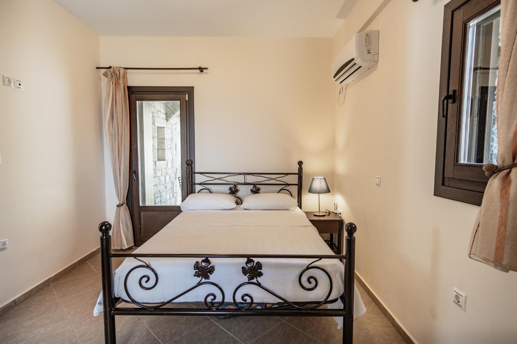 Appartement Xenios Kotronas Extérieur photo