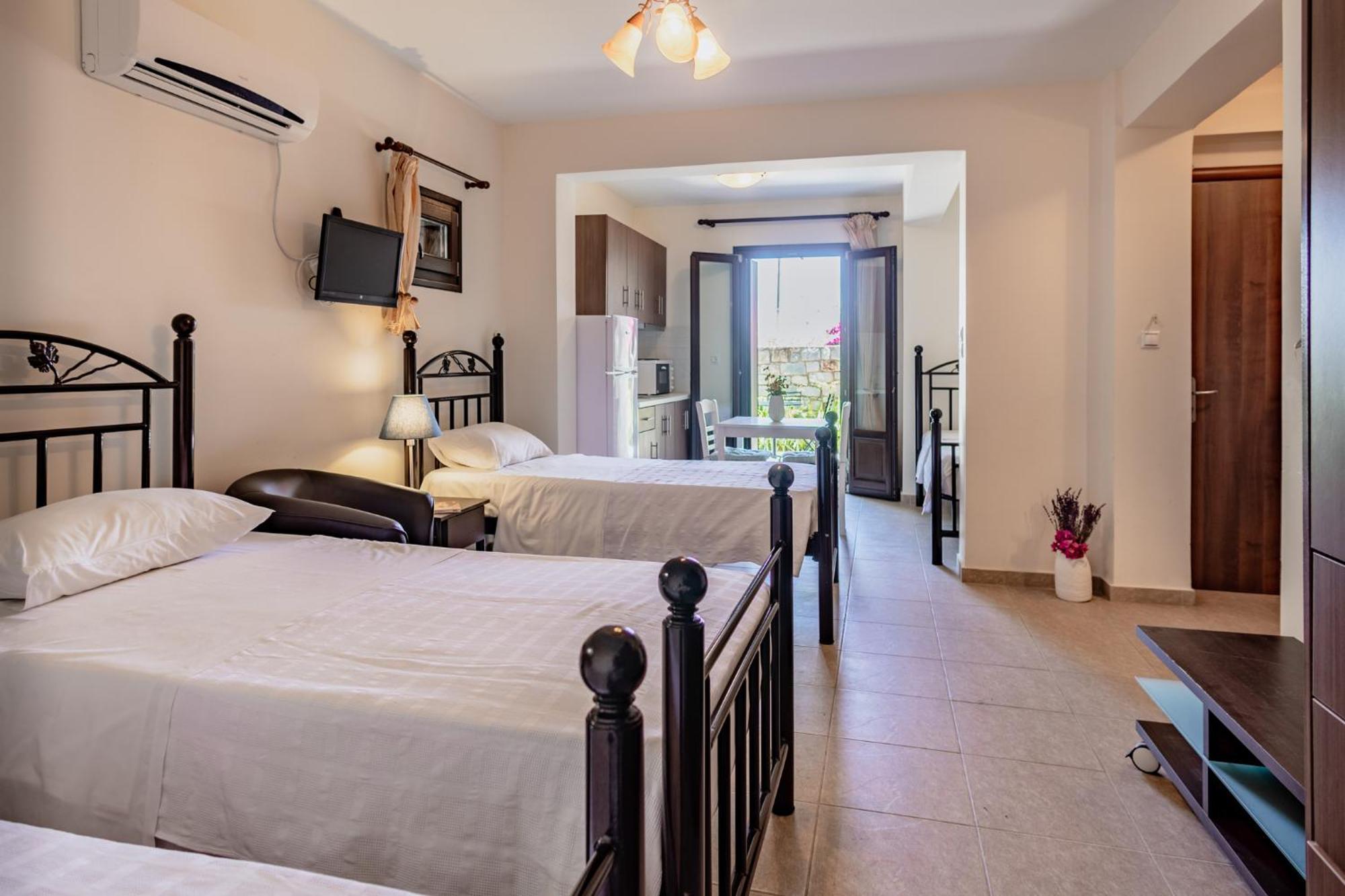 Appartement Xenios Kotronas Extérieur photo